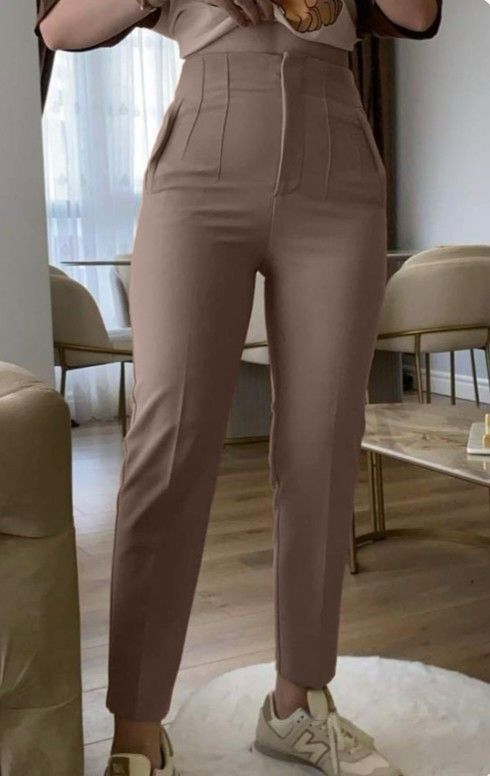 PANTALÓN TIRO ALTO PINZAS